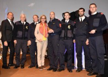 Der Preis in der Kategorie "Sonderpreis des Bundeslandes Niederösterreich" ging an die Feuerwehren Alland, Heiligenkreuz und Klausen Leopoldsdorf. Im Bild die Vertreter der Feuerwehren mit Landeshauptfrau Johanna Mikl-Leitner und dem Vorstandsdirektor der Niederösterreichischen Versicherung, Bernhard Lackner.