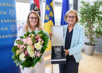 Landeshauptfrau Johanna Mikl-Leitner verabschiedete Ulrike Königsberger-Ludwig heute offiziell aus der Landesregierung.