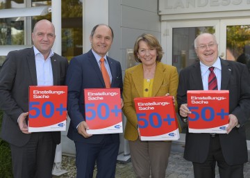 Initiative „Einstellungssache 50plus“ zur Beschäftigungsförderung vorgestellt: AK-Präsident Markus Wieser, Landeshauptmann-Stellvertreter Mag. Wolfgang Sobotka, Sonja Zwazl, die Präsidentin der Wirtschaftskammer Niederösterreich, Mag. Karl Fakler, Landesgeschäftsführer des Arbeitsmarktservice Niederösterreich (v.l.n.r.)