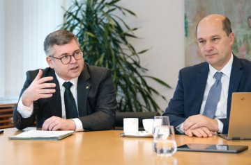 Finanzlandesrat Ludwig Schleritzko und NÖ Gemeindebundpräsident Johannes Pressl (v.l.n.r.) 