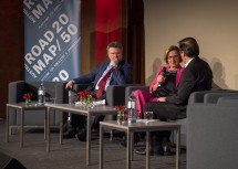 Landeshauptfrau Johanna Mikl-Leitner im Gespräch mit Moderator Rainer Nowak; im Bild auch Bürgermeister Michael Ludwig