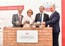 Agrana errichtet zweite Weizenstärkeanlage in Pischelsdorf. Grundsteinlegung erfolgte mit Präsident Erwin Hameseder, Landeshauptfrau Johanna Mikl-Leitner, Josef Plank, Generalsekretär im Bundesministerium für Nachhaltigkeit und Tourismus, Agrana-Vorstandsvorsitzenden Johann Marihart (v.l.n.r.)