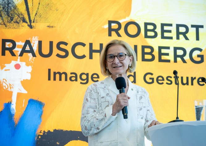 Rauschenberg-Retrospektive „Image and Gesture“ in der Kunsthalle Krems offiziell eröffnet