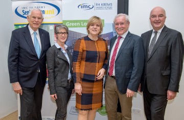 Eröffnung der dritten SeniorInnenUNI an der IMC Fachhochschule Krems mit Heinz Boyer (links), Bildungs- und Senioren-Landesrätin Barbara Schwarz (Mitte) und Prof. Karl Ennsfellner (rechts).