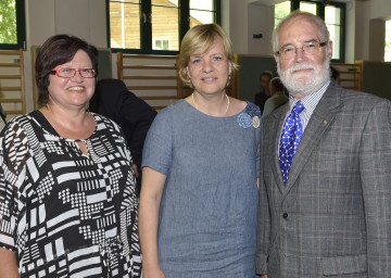 Eröffnung des Snoezelenraums im Landesjugendheim Reichenauerhof: Direktorin Mag. (FH) Sonja Kirchweger, Landesrätin Mag. Barbara Schwarz und Mag. Friedrich Zavarsky  vom Rotarier Club Waidhofen-Amstetten. (v.l.n.r.)