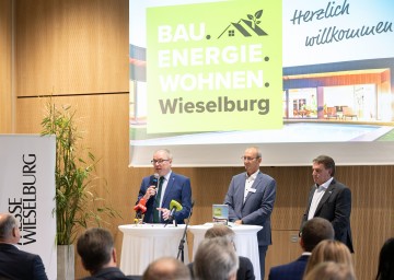 LH-Stellvertreter Stephan Pernkopf, Messedirektor Werner Roher und WKNÖ-Präsident Wolfgang Ecker bei der Messe-Eröffnung.