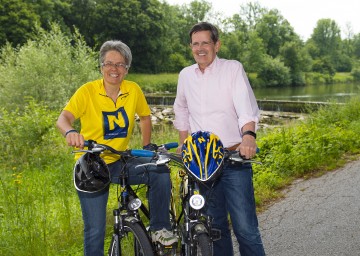 Im Bild von links nach rechts: Tourismuslandesrätin Dr. Petra Bohuslav und Prof. Christoph Madl, MAS (Geschäftsführer der Niederösterreich-Werbung) unterwegs am Traisentalradweg