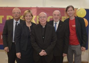 Freuen sich auf die \"Lange Nacht der Kirchen\" 2015: Direktionsrat Peter Lafite von der Sparkasse Niederösterreich Mitte West AG, Landesrätin Mag. Barbara Schwarz, Diözesanbischof DDr. Klaus Küng, Superintendent Mag. Paul Weiland von der evangelischen Diözese Niederösterreich und Dipl.-Geol. Axel Isenbart, Diözesankoordinator der „Langen Nacht der Kirchen“. (v.l.n.r.)