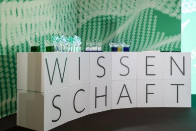 Das Rednerpult der Wissenschaftspreise