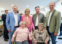 Im Bild von links nach rechts: Bürgermeister Thomas Ram, Stephanie Cejka, Landeshauptfrau Johanna Mikl-Leitner, Stadtrat Oliver Hausner, Leopoldine Naeder (feiert am 6. Oktober ihren 101. Geburtstag) und Bundesrat Otto Auer 