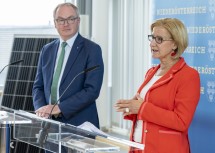 Pressekonferenz zum Thema „Sonnenkraftwerk Niederösterreich“: Landeshauptfrau Johanna Mikl-Leitner und LH-Stellvertreter Stephan Pernkopf