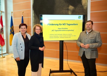 Im Bild von links nach rechts: Michaela Hinterholzer, Präsidentin Hilfswerk Niederösterreich, Landesrätin Christiane Teschl-Hofmeister und Caritas-Direktor Hannes Ziselsberger