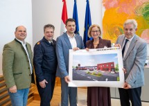 Von links nach rechts: VP-GPO Gerhard Koloc, Kdt. Thomas Rauch, Bürgermeister Rene Blum, Landeshauptfrau Johanna Mikl-Leitner und LAbg. Hermann Hauer.