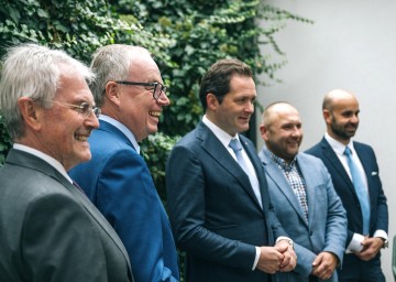 (v.l.) 1. Landtagspräsident Karl Wilfing, LH-Stellvertreter Stephan Pernkopf, Bundeslandwirtschaftsminister Norbert Totschnig, Vize-Kreishauptmann Südmähren Jan Zamecnik und Lukas Zaruba, Leiter der Abteilung Wassermanagement im tschechischen Umweltministerium.