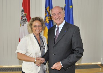 Bundesministerin Mag. Claudia Bandion-Ortner und Landeshauptmann Dr. Erwin Pröll nach dem heutigen Arbeitsgespräch im St. Pöltner Landhaus.