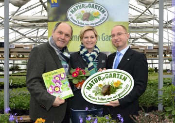 Über eine erfolgreiche Bilanz für „Natur im Garten“ 2013 freuen sich Landeshauptmann-Stellvertreter Mag. Wolfgang Sobotka, Bettina Blumenthal (Die Garten Tulln) und Mag. Joachim Brocks (Natur im Garten). (v.l.n.r.)