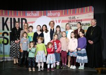 Offizielle Eröffnung der Schallaburg-Ausstellung „Kind sein“, u a. mit Landeshauptfrau Johanna Mikl-Leitner, Abt Maximilian Fürnsinn und Bezirkshauptfrau Daniela Obleser.