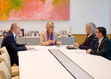 NÖ LGA Vorstand Konrad Kogler, Landeshauptfrau Johanna Mikl-Leitner, Vizepräsident NÖ Ärztekammer Wolfgang Walentich und Zentralbetriebsrat Gottfried Feiertag (v.l.n.r.).