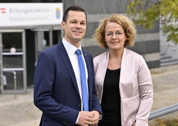 Bildungs-Landesrätin Christiane Teschl-Hofmeister und der neue Bildungsdirektor Karl Fritthum (ab 1. November 2022)