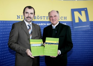 Landeshauptmann Dr. Erwin Pröll und Landesrat Dipl.Ing. Josef Plank präsentierten heute die „Charta Ländlicher Raum“ für Niederösterreich