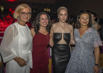 Bei der Filmpreisgala in Grafenegg: Landeshauptfrau Johanna Mikl-Leitner, Akademie-Geschäftsführerin Katharina Albrecht-Stadler, Akademie-Präsidentin Verena Altenberger und die Wiener Kulturstadträtin Veronica Kaup-Hasler (v. l. n. r.).