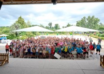 800 Schülerinnen und Schüler feierten die gelungen „Natur im Garten“ Schulaktion mit Landeshauptfrau Johanna Mikl-Leitner und Landesrätin Christiane Teschl-Hofmeister.