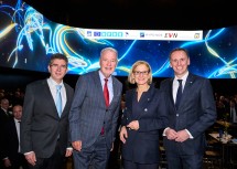 Von links nach rechts: Der Tullner Bürgermeister Peter Eisenschenk, der Aufsichtsratsvorsitzende der FH Wiener Neustadt Klaus Schneeberger, Landeshauptfrau Johanna Mikl-Leitner und Landesrat Jochen Danninger.