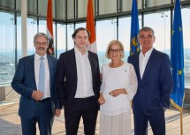 (v.l.n.r.) Erwin Hameseder (Aufsichtsratsvorsitzender AGRANA), Stephan Büttner (Vorstandsvorsitzender AGRANA), Landeshauptfrau Johanna Mikl-Leitner und Peter Spuhler (Eigentümer PCS Holding).
