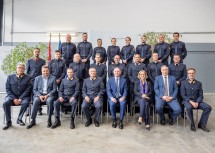Die Ehrengäste mit den Beamtinnen und Beamten der Polizeiinspektion Pressbaum.