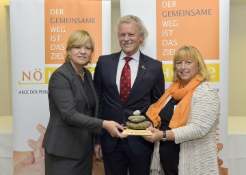 Sozial-Landesrätin Mag. Barbara Schwarz, Dir. Ing. Dietmar Stockinger, Obmann der ARGE NÖ Heime, und Dir. Christine Wondrak-Dreitler, Heimleiterin des SeneCura Sozialzentrums Purkersdorf. (v.l.n.r.)