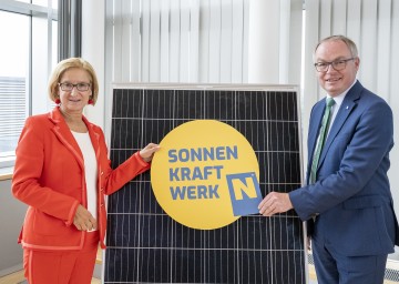 Landeshauptfrau Johanna Mikl-Leitner und LH-Stellvertreter Stephan Pernkopf informierten über das Projekt „Sonnenkraftwerk Niederösterreich“