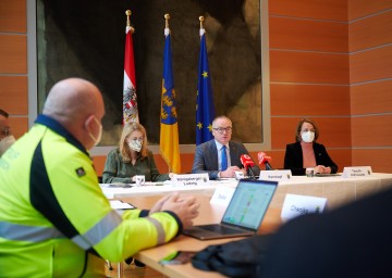 Bei der Pressekonferenz (von links): Landesrätin Ulrike Königsberger-Ludwig, LH-Stellvertreter Stephan Pernkopf und Landesrätin Christiane Teschl-Hofmeister.