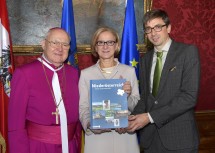 Propst Bernhard Backovsky, Landeshauptfrau Johanna Mikl-Leitner und Wirtschaftsdirektor Andreas Gahleitner.