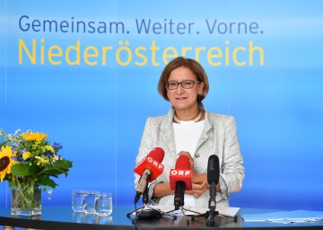 Landeshauptmann-Stellvertreterin Mag. Johanna Mikl-Leitner bei der Präsentation des Arbeitsprogrammes ihres Ressorts unter dem Motto „Gemeinsam. Weiter. Vorne.“