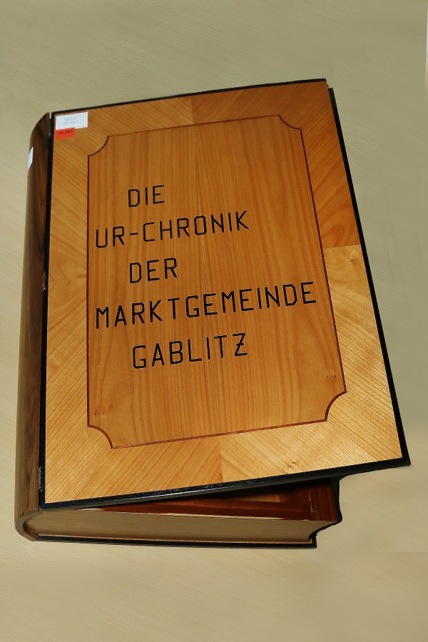 Ur-Chronik, Buch ohne Inhalt