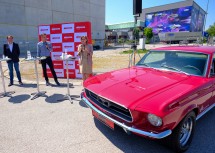 Informierten über das „Auto Kunst Kino“, das von 29. Mai bis 30. August am VAZ-Freigelände stattfindet: Bürgermeister Matthias Stadler, NXP-Geschäftsführer und VAZ-Betreiber René Voak und Landeshauptfrau Johanna Mikl-Leitner (v.l.n.r.)