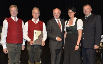 Ehrenpreisverleihung an niederösterreichische Blasmusikkapellen durch Landeshauptmann Dr. Erwin Pröll.