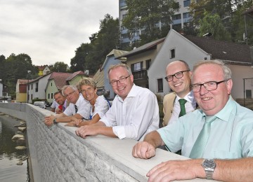 Im Bild von links nach rechts: DI Peter Klein, Bürgermeister Robert Altschach, Nationalratsabgeordnete Martina Diesner-Wais, Landesrat Dr. Stephan Pernkopf, Bezirkshauptmann Mag. Günter Stöger und Stadtrat ÖKR Alfred Sturm