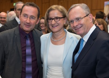 Verabschiedung des Nationalratsabgeordneten Karl Mahrer als Wiener Landespolizeivizepräsident (rechts) mit dem Wiener Landespolizeipräsidenten Gerhard Pürstl und Landeshauptfrau Johanna Mikl-Leitner (v.l.n.r.)