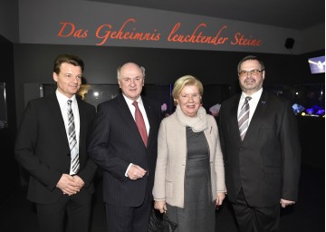 Eröffnung der neuen Sonderausstellung in der Amethyst Welt Maissau: Kurator Michael Zacek, Landeshauptmann Dr. Erwin Pröll, Elisabeth Pröll und Geschäftsführer Dkfm. Josef Piller (von links nach rechts).