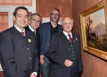 Rundgang durch die Ausstellung \"Gauermann lebt!\": Bürgermeister Wolfgang Stückler, Mag. Andreas Enne, Obmann des Kunst- und Kulturvereins Gauermann, Mag. Wolfgang Krug, Kustos Kunstsammlung vor 1945 im Land Niederösterreich, und Landeshauptmann Dr. Erwin Pröll. (v.l.n.r.)