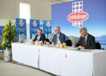 Obmann Stefan Lindner, LH-Stellvertreter Stephan Pernkopf und Geschäftsführer Josef Braunshofer bei der Präsentation der Klima-Offensive der Berglandmilch. (v.l.n.r.)