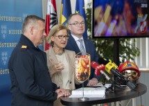 Pressekonferenz zur Jahresbilanz 2018 der Freiwilligen Feuerwehren in Niederösterreich mit Landesfeuerwehrkommandant Dietmar Fahrafellner, Landeshauptfrau Johanna Mikl-Leitner und LH-Stellvertreter Stephan Pernkopf.