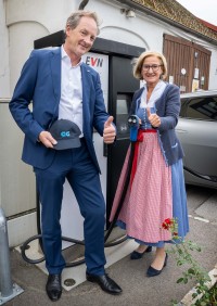 LH Mikl-Leitner: „Power und Know-how aus Niederösterreich setzen neue Maßstäbe in der E-Mobilität“ LH Mikl-Leitner: „Power und Know-how aus Niederösterreich setzen neue Maßstäbe in der E-Mobilität“