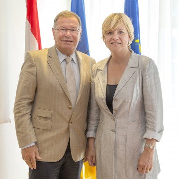 Der Amtsführende Landesschulratspräsident HR Hermann Helm und Landesrätin Mag. Barbara Schwarz informierten heute, 17. Juni, in St. Pölten über die Schwerpunkte des Schuljahres 2013/2014.