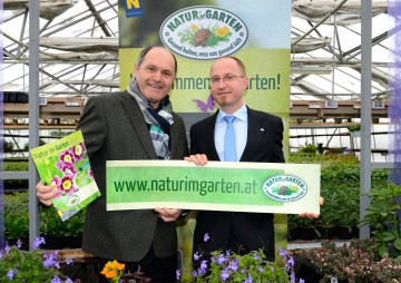 LH-Stv. Mag. Wolfgang Sobotka und Mag. Joachim Brocks, Projektleiter der Aktion \"Natur im Garten\", informierten heute, 25. März, in St. Pölten über den Start ins Gartenjahr 2013.