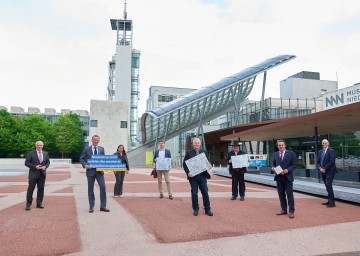 v.l.: ecoplus Geschäftsführer Helmut Miernicki, Wirtschafts- und Digitalisierungslandesrat Jochen Danninger, Leiterin der Abteilung Wirtschaft, Tourismus und Technologie der NÖ Landesregierung Kerstin Koren, Platz 2 Sebastian Leeb (stone4you), Platz 1 Albert Steinböck (STEINBOCK Allzweckzelte GmbH), Platz 3 Josef Zeiner (Zeillerner Mostg’wölb), WKNÖ-Präsident Wolfgang Ecker und WKNÖ-Direktor Johannes Schedlbauer.