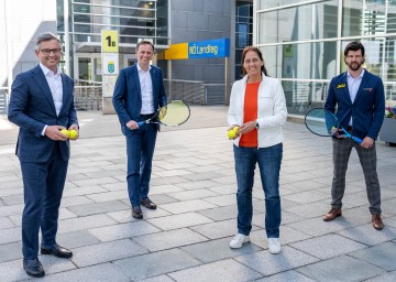 v.l.: ÖTV-Präsident Magnus Brunner, Sportlandesrat Jochen Danninger, NÖTV-Präsidentin Petra Schwarz, ÖTV-Sportdirektor Jürgen Melzer