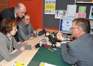 Landeshauptmann Dr. Erwin Pröll besuchte am \"Tag der offenen Tür\" die Bezirkshauptmannschaft Hollabrunn