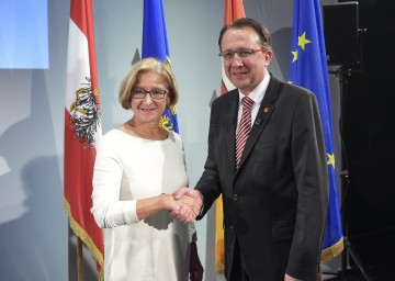 Landeshauptfrau Johanna Mikl-Leitner und Bürgermeister Matthias Stadler gaben die Bewerbung St. Pöltens als „Europäische Kulturhauptstadt 2024“ bekannt.